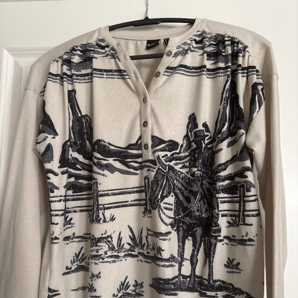 T-shirt/sweater